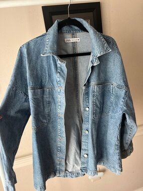Zara Classic Light Blue Denim Jacket with Chest Pockets